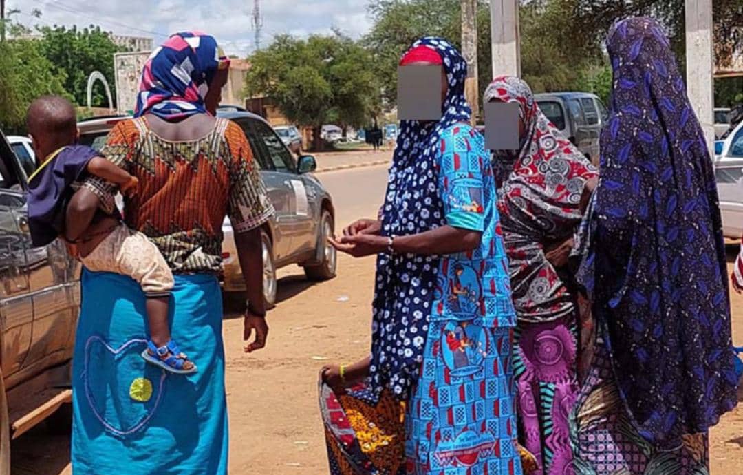[Vidéo] Les mendiants reprennent du service dans les rues de Dakar - Le ...