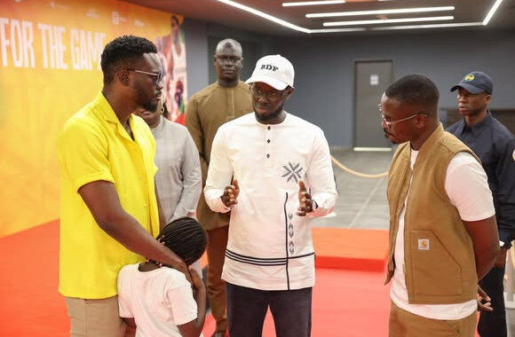 Le Président Bassirou Diomaye Faye et les rappeurs Dip Doundou Guiss et Canabasse