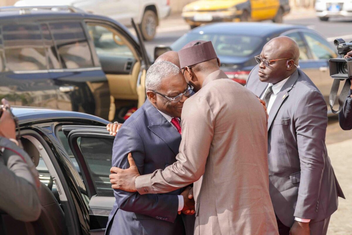 Le premier Ministre Ousmane Sonko et son homologue de la République du Congo Anatole Collinet Makosso