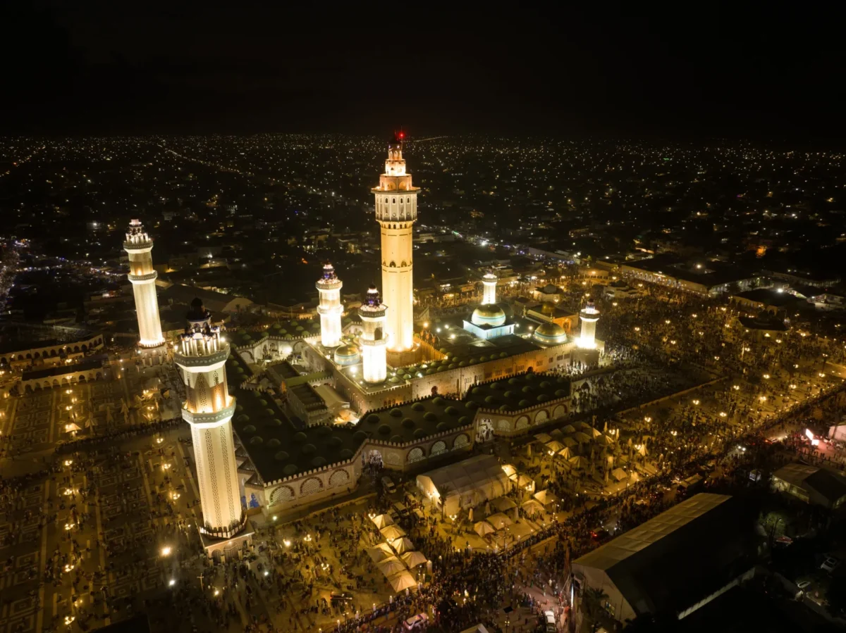 Grande Mosquée de Touba la nuit