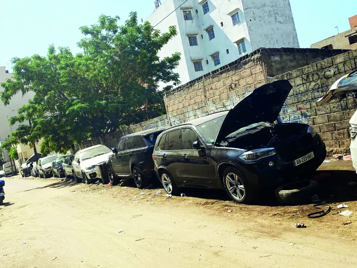 épaves voitures, Fass, Colobane, Dakar