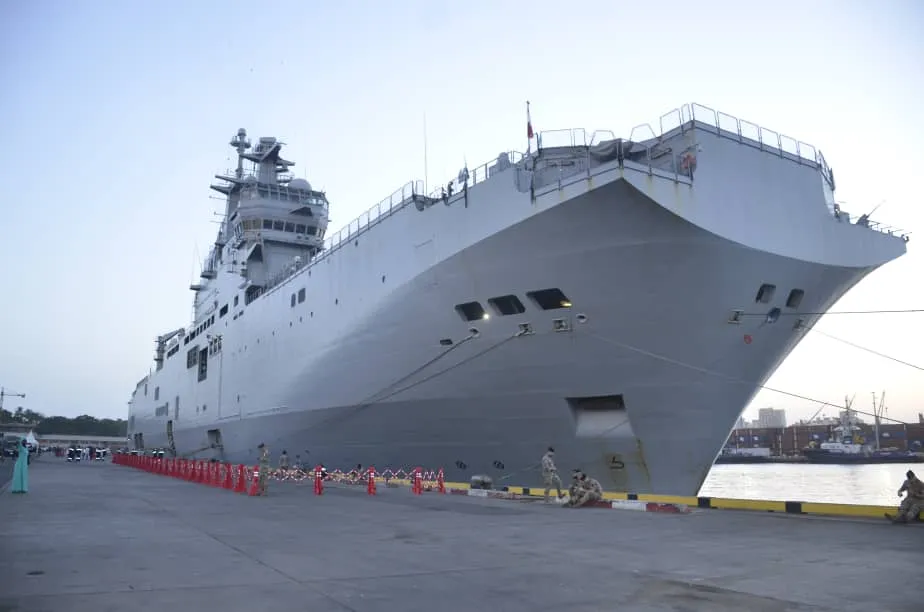 French Helicopter Carrier Mistral Arrives in Dakar